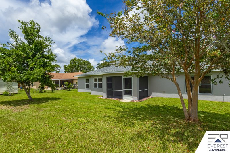 SPACIOUS 4/3/2 IN POPULAR LEHIGH WOODS property image