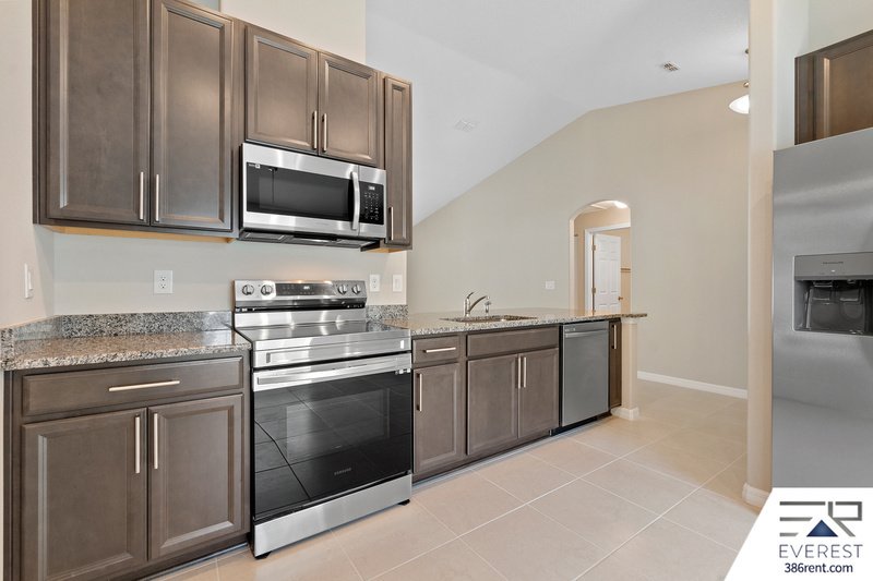 FULLY FENCED, LIKE NEW 4/2/2 IN BEAUTIFUL SEMINOLE WOODS property image