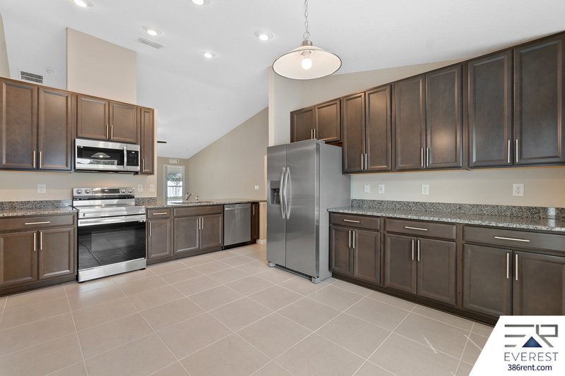 FULLY FENCED, LIKE NEW 4/2/2 IN BEAUTIFUL SEMINOLE WOODS property image