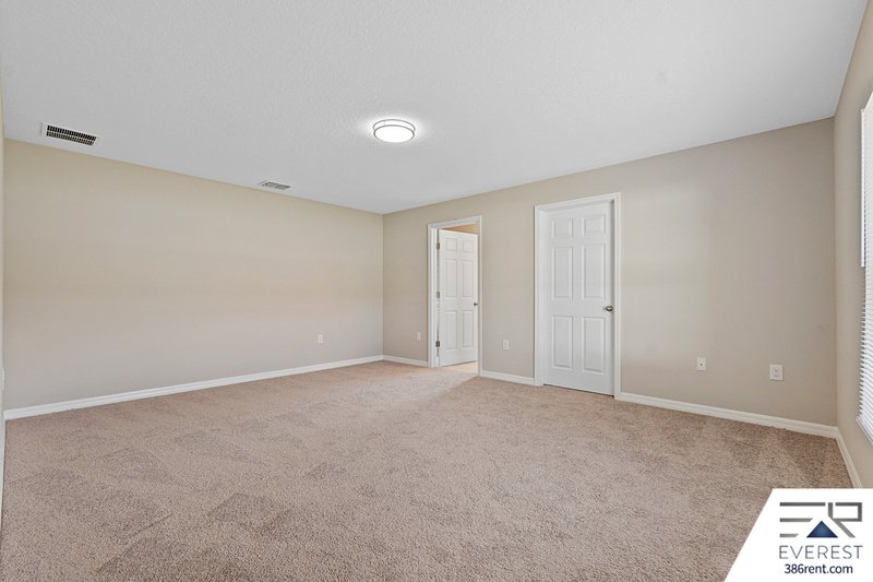 FULLY FENCED, LIKE NEW 4/2/2 IN BEAUTIFUL SEMINOLE WOODS property image
