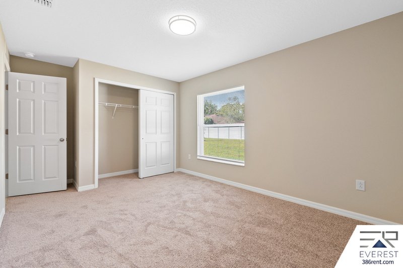 FULLY FENCED, LIKE NEW 4/2/2 IN BEAUTIFUL SEMINOLE WOODS property image