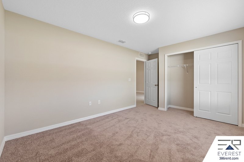 FULLY FENCED, LIKE NEW 4/2/2 IN BEAUTIFUL SEMINOLE WOODS property image