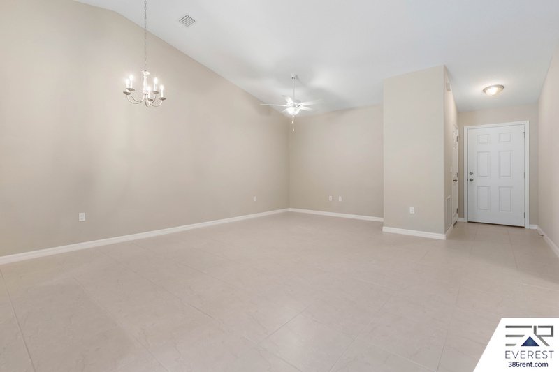FULLY FENCED, LIKE NEW 3/2/1 TOWNHOUSE IN BEAUTIFUL SEMINOLE WOODS property image