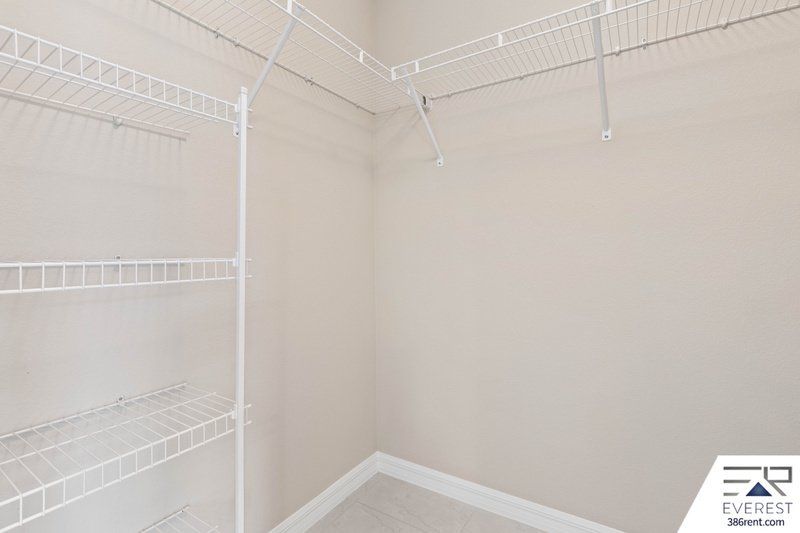 FULLY FENCED, LIKE NEW 3/2/1 TOWNHOUSE IN BEAUTIFUL SEMINOLE WOODS property image