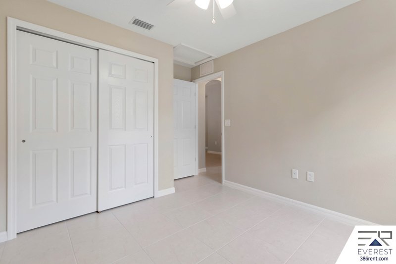 FULLY FENCED, LIKE NEW 3/2/1 TOWNHOUSE IN BEAUTIFUL SEMINOLE WOODS property image