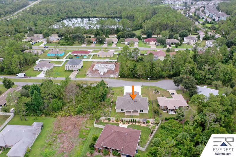 FULLY FENCED, LIKE NEW 3/2/1 TOWNHOUSE IN BEAUTIFUL SEMINOLE WOODS property image