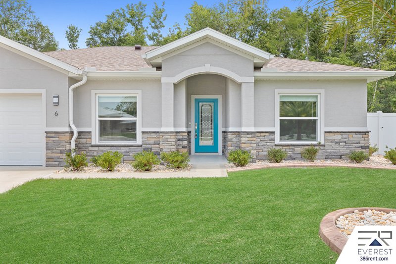 CUSTOM BUILT, LIKE NEW 4/2/2, fully fenced on a quiet cul-de-sac property image