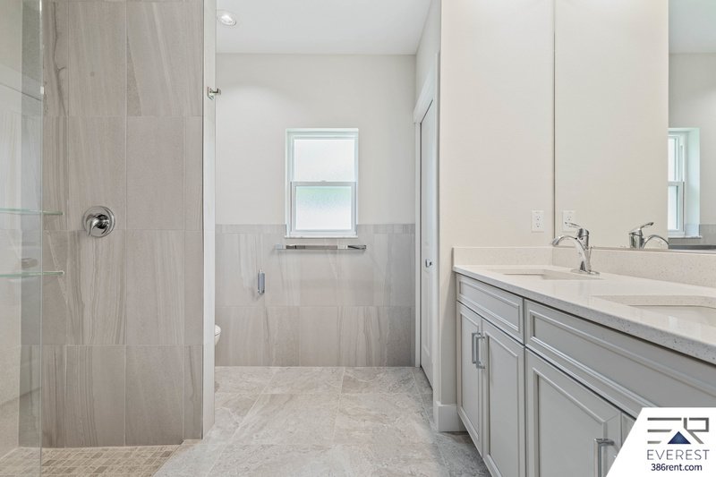 CUSTOM BUILT, LIKE NEW 4/2/2, fully fenced on a quiet cul-de-sac property image