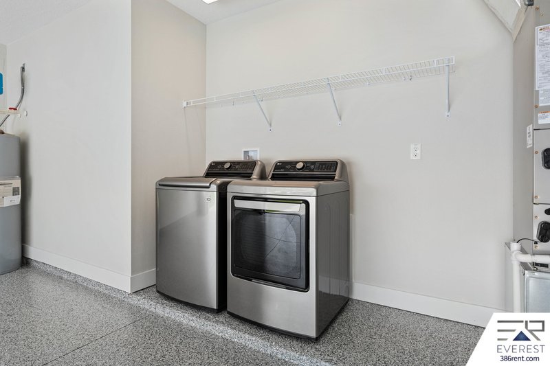 CUSTOM BUILT, LIKE NEW 4/2/2, fully fenced on a quiet cul-de-sac property image